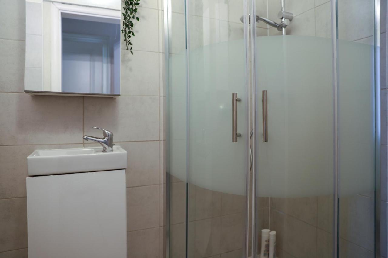 Spacious Apartment, 3 Min To U6 Metro Vienna Exterior photo