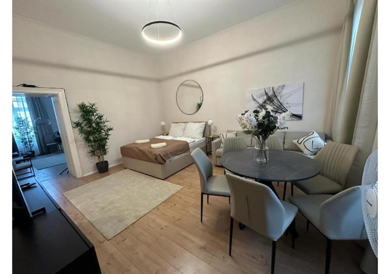 Spacious Apartment, 3 Min To U6 Metro Vienna Exterior photo