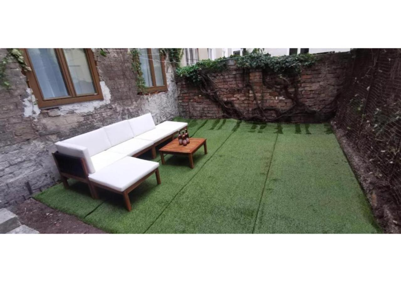 Spacious Apartment, 3 Min To U6 Metro Vienna Exterior photo