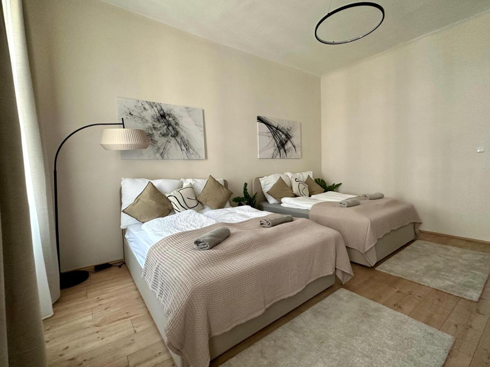 Spacious Apartment, 3 Min To U6 Metro Vienna Exterior photo