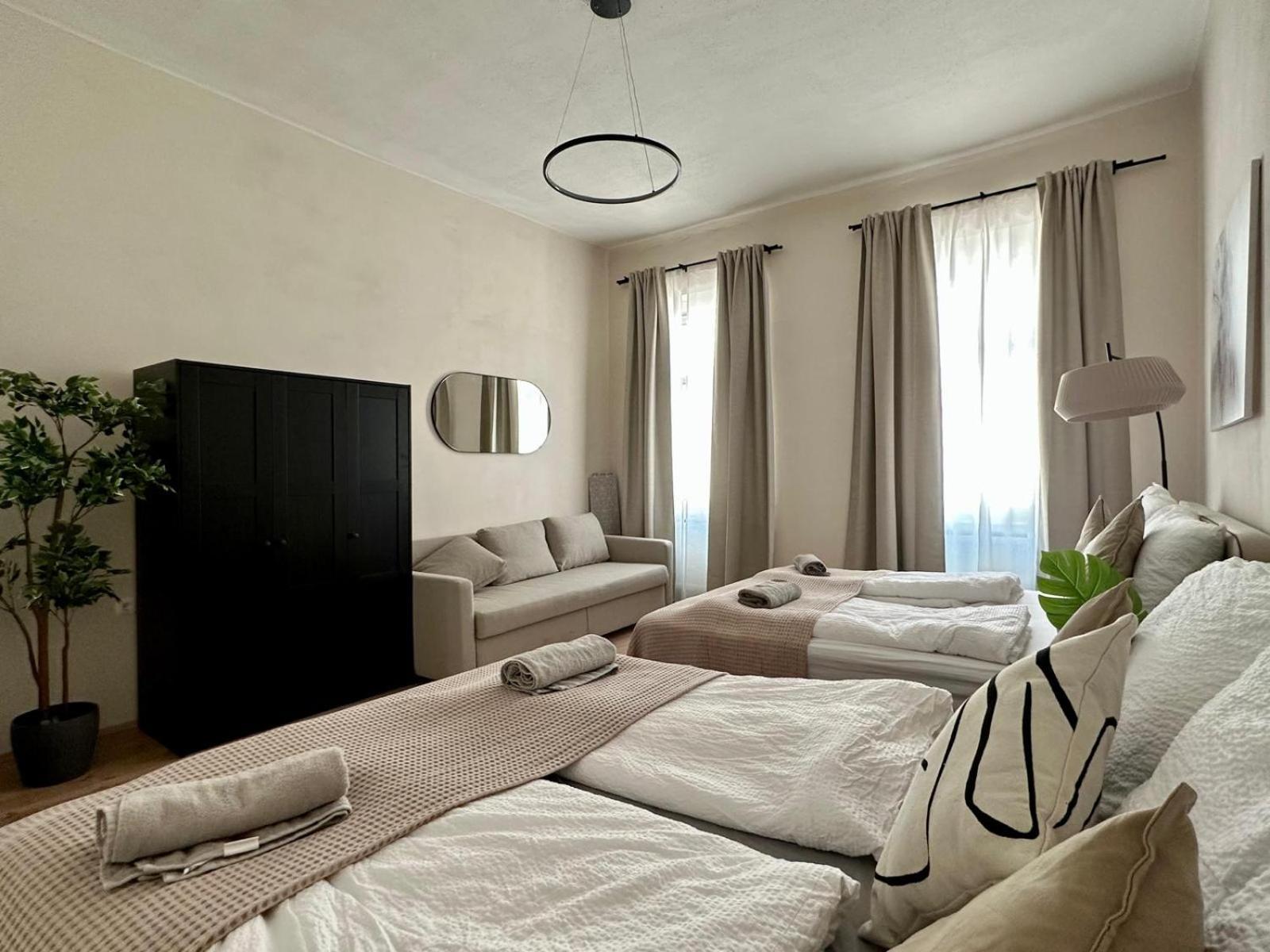 Spacious Apartment, 3 Min To U6 Metro Vienna Exterior photo