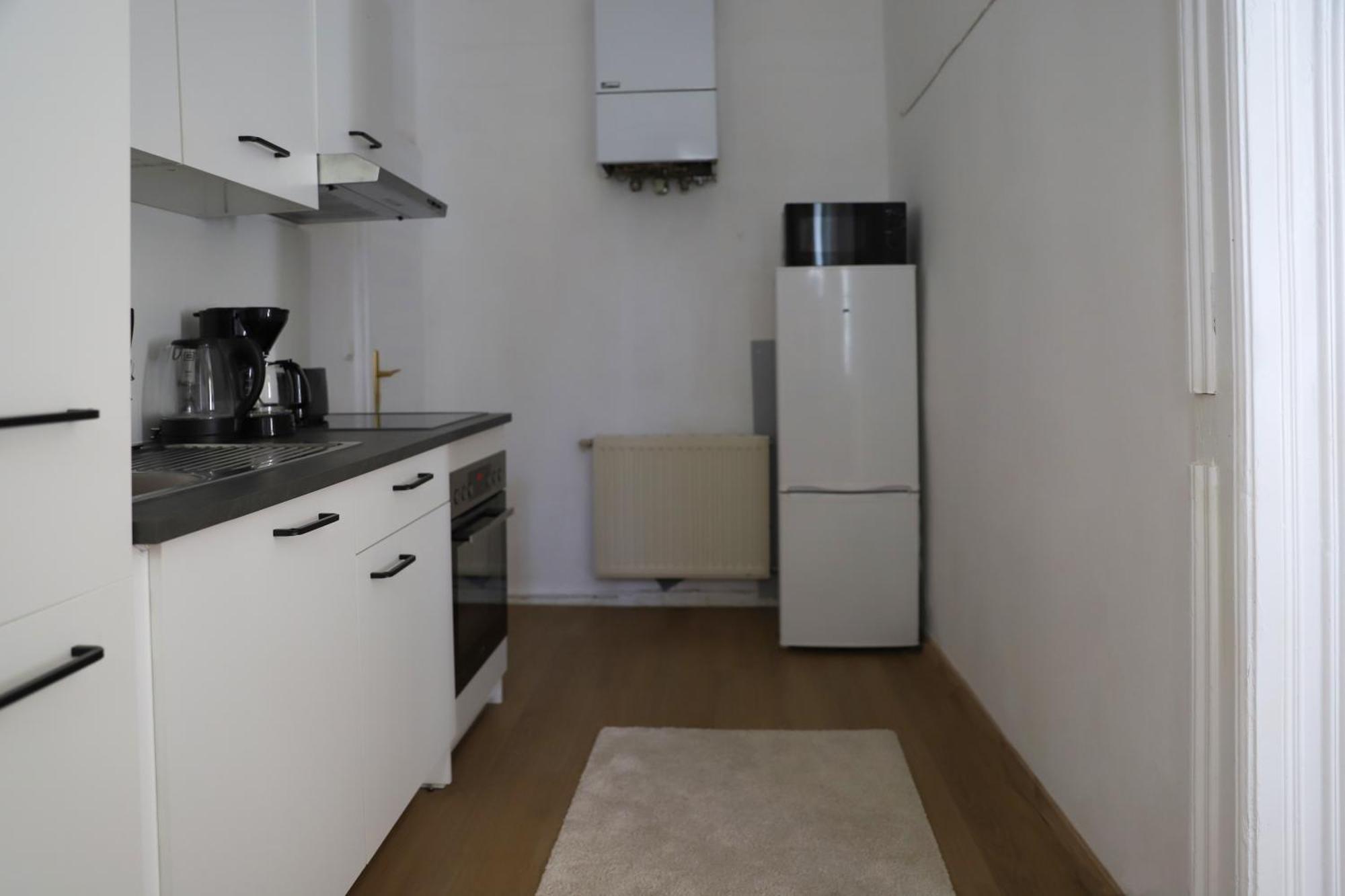 Spacious Apartment, 3 Min To U6 Metro Vienna Exterior photo