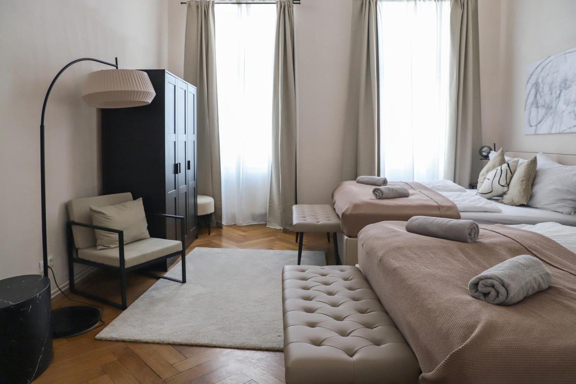 Spacious Apartment, 3 Min To U6 Metro Vienna Exterior photo
